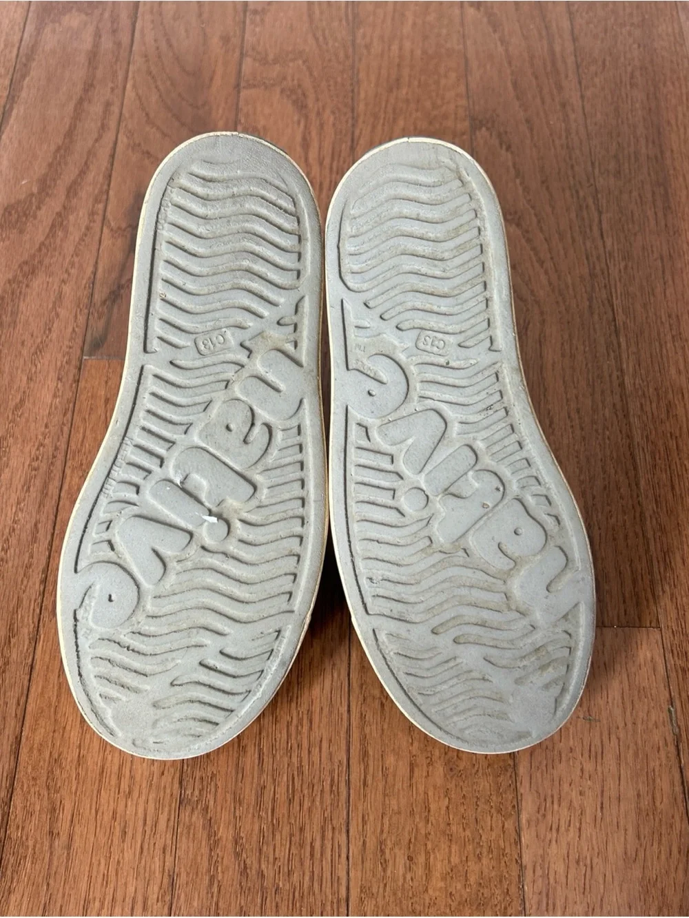 Native Jefferson Water Shoes Slip On Boys Or Girls Size 13 Gray